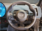 【アクティブクルーズコントロール】先行車との車間距離を維持しながら自動で加減速を行い走行をサポートしてくれる優れもの。車両停止や再加速も行うので渋滞時の運転負荷の軽減にも貢献します!
