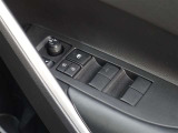 パワーウインドウを装備しております!後席ウインドゥの閉め忘れも運転席で解決できます♪