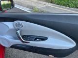 パワーウインドウなど、運転席まわりの操作部をご確認ください。