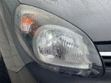 ●LEDヘッドライト:夜間走行時も良好な視界を確保し安心して運転できる高輝度LEDヘッドライトを装備!点灯速度が早く、消費電力も抑えられています。
