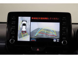 車両を上から見たような映像表示するパノラミックビューモニター付き!
