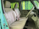 運転席シート廻りは使用感も少なく、良好な状態となっています。丁寧に使われていたことがよくわかりますね。