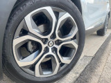 ●純正18インチアルミホイール:輸入車ならではの卓越した走りを支えるホイールと足回りです!日本車の走りに慣れている方にもぜひ体感して頂きたいほど、高いレベルでまとまっています!