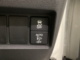 VSA装備車です。VSAはドライバーの操作と車の動きを見守っています。もし車の挙動が乱れたとき、4輪別々にブレーキをかけたり、エンジンパワーをしぼることによって車を安定させます。