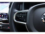 左側のステアリングスイッチは、ワンタッチで全車速ACCの設定が可能です。