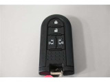 スマートキー!両手に荷物を抱えているときでも、ドアの施錠・解錠が楽々です♪