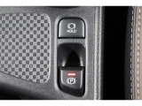 電動パーキングブレーキを搭載。スイッチ操作でパーキングブレーキを作動・解除することが可能ですので、操作の力が不要ですよ♪