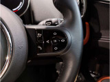 ミニ独特のゴーカートフィーリングと呼ばれる軽快なハンドリングはAT車、MT車のどちらでも楽しめます。
