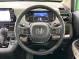 【車線維持支援システム】高速道路走行時、車線からはみ出しそうな時にステアリングを制御。より安心・安全な運転をサポートしてくれます!