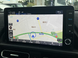 現在地を地図上で確認でき、周辺の道路や目印も把握しやすい表示です。目的地までの道順を確認する際にも役立ち、慣れない場所へのお出かけをサポートします。