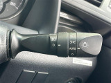 【オートライト(AUTO)】外の明るさをシステムが感知して、自動でヘッドライトが点灯します。ヘッドライトをつけ忘れを防ぐ便利機能です。