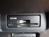音声案内タイプETC2.0装備☆ビルトインタイプのETCですので、インテリアの邪魔をしません!ETCがあれば、キャッシュレスで料金所をノンストップで通過できます。