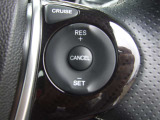 ステアリングスイッチ   運転中でもハンドルから手を離さずにオーディオ等の操作ができます