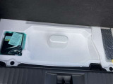 ちょっとしたパンクなら付属のコンプレッサーに専用の液剤をつないでタイヤに空気を入れるだけで応急処置できます!
