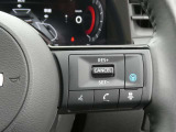 運転支援機能・プロパイロット搭載。 設定した速度で定速走行でき、先行車に自動で追従走行も可能です。さらにハンドル支援機能もあり、車線の中央を走るように制御してくれます。
