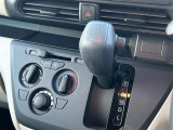 【 シフト 】スムーズなシフトチェンジで快適にお車を操縦していただけます!//