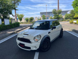 ミニ クーパーS。ターボエンジンの力強い加速と、MINIらしい軽快な走りが魅力です。