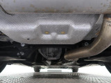 気になる中古車の下廻り。もちろん、納車時には整備スタッフによる点検を実施致しますので安心してご購入いただけます。