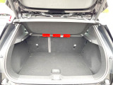 普段のお買い物や通勤、送迎等に十分な荷室スペースを確保しております。セカンドシートを倒すと、大きな荷物の積載も可能です。