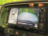 【マルチアラウンドモニター】専用のカメラにより、上から見下ろしたような視点で360度クルマの周囲を確認することができます☆死角部分も確認しやすく、狭い場所での切り返しや駐車もスムーズに行えます。