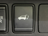【パワーバックドア】スマートキーや運転席のボタンを押すだけでリアゲートが自動で開閉します!荷物を持っている時や、高い位置にあるバックドアを閉める際に便利な機能です♪