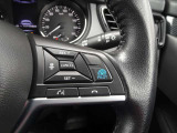 【プロパイロット】搭載。高速道路同一車線内走行時に、ステアリング、アクセル、ブレーキ操作をクルマがサポート。ドライバーの負担を軽減します。