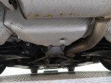 気になる中古車の下廻り。もちろん、納車時には整備スタッフによる点検を実施致しますので安心してご購入いただけます。