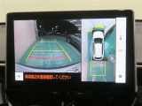 パノラミックビューモニター搭載。カメラで車両周囲の状況を映し出すため、狭い場所での駐車などに役立ちます。