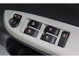 運転席はオート機能付のパワーウィンドウです!