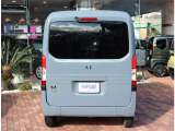 お車のご納車は待ち遠しいもの。1日でも早くご納車が出来るよう、整備拠点と販売店を結ぶ輸送ラインを確立しております。