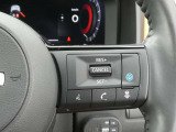 運転支援機能・プロパイロット搭載。 設定した速度で定速走行でき、先行車に自動で追従走行も可能です。さらにハンドル支援機能もあり、車線の中央を走るように制御してくれます。