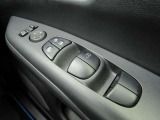 全席パワーウィンドウスイッチ★運転席はワンタッチで開閉可能です♪