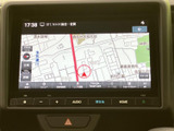地図上に周辺の道路や施設名が表示され、現在地の目安も確認できる画面です。目的地までのルート確認や、初めて訪れる場所への移動にも役立ち、日常のお出かけをサポートします。