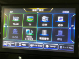【大画面ナビ】人気の大型9インチナビを装備。存在感のある大画面はインパクト大!ナビ利用時のマップ表示は見やすく、テレビやDVDは臨場感がアップ!いつものドライブがグッと楽しくなります♪