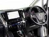 ★使いやすさや安全性を追求したステアリング周り!高級車ゆえにスイッチ類が多いのも特徴ですね!考え尽くされた配置ですぐに使いこなす事が出来ますのでご安心下さい!是非、体感してみて下さい!!