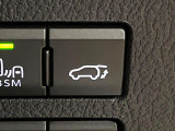 【パワーバックドア】スマートキーや運転席のボタンを押すだけでリアゲートが自動で開閉します!荷物を持っている時や、高い位置にあるバックドアを閉める際に便利な機能です♪