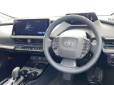 運転席まわりです。 各操作スイッチは使いやすい位置に配置されてます。