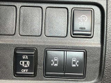 【運転席スイッチ】運転席スイッチでスライドドアの開閉ができます。