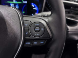 レーダークルーズコントロール機能付きです。走行中に先行車の様子を検知しながら、設定した車速の範囲内で先行車との距離のキープを支援します。詳細は販売店スタッフまでおたずねください。