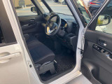 ドア開口部も大きく、乗り降りしやすいと好評です。また、着座位置も高いので運転時の視界も良く安心して運転できます。