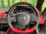 【純正革巻きステアリング】上質な革を使用することで、手にしっかり馴染みとても運転しやすいハンドルです♪