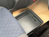 ◆◆◆助手席シート下収納です。軽自動車ならではの収納スペース、有効活用できます。