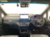 【前方視界】開放的な前方視界!運転がしやすく疲れにくいです♪窓が大きく、見通しがとっても良いおクルマですよ♪