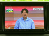 停車中にテレビ番組を視聴でき、ニュースなどの情報を確認したいときにも便利です。画面表示が大きく、映像や文字を確かめやすい点も日常使いでうれしい装備です。