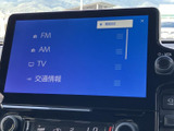 FM・AMラジオやテレビ、交通情報など、選べるメニューが画面に表示されます。聴きたい内容を確認しながら選べるため、日々の移動時間を快適に過ごすのに便利です。