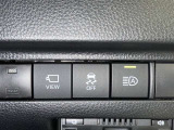 オートマチックハイビームとは、先行車や対向車のライトを認識し、ハイビームとロービームを自動で切り替える機能です。夜道の視界を確保します。詳細は販売店スタッフまでおたずねください。