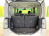普段のお買い物や通勤、送迎等に十分な荷室スペースを確保しております。セカンドシートを倒すと、大きな荷物の積載も可能です♪