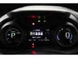 マルチインフォメーションディスプレイ付きのメーターです!エコ運転へ導く多彩な情報を表示してくれます。