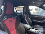 NISMO専用RECAROスポーツシートを装備。優れたホールド性でスポーティな走りをサポートします。