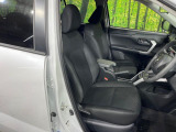運転席シート廻りは使用感も少なく、良好な状態となっています。丁寧に使われていたことがよくわかりますね。